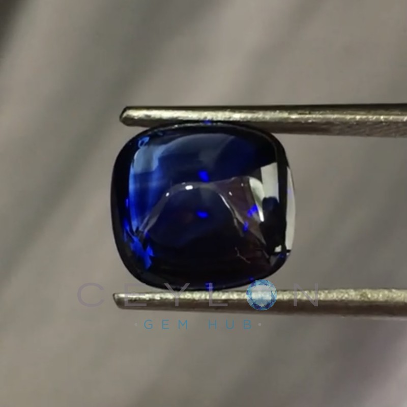 Sugarloaf Royal Blue Sapphire - 4.05 Cts